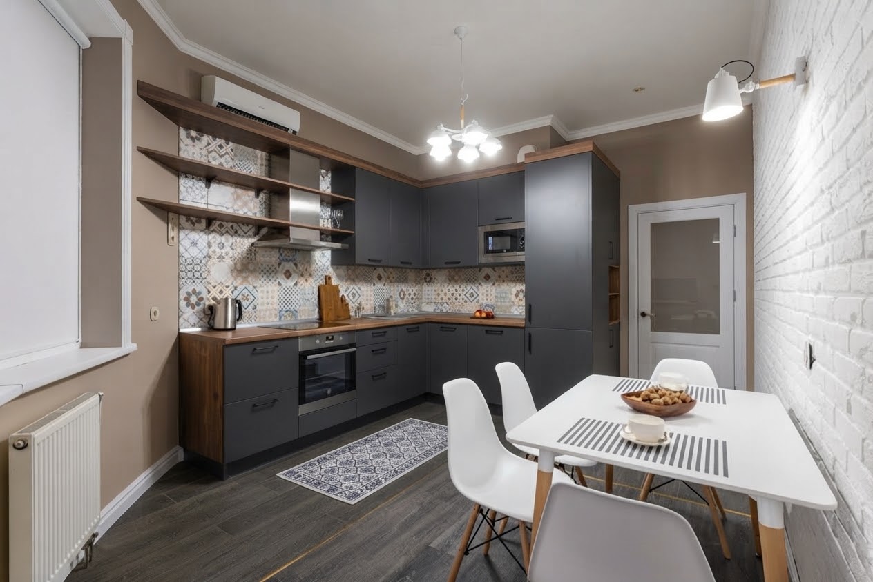 Dark patterned kitchen
